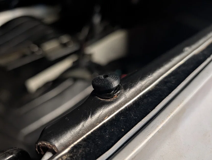Nút Khóa Cửa Xe Datsun Roadster - Image 3