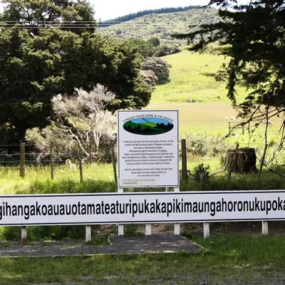 Nam châm dán tủ lạnh hình biển tên Taumata Hill, New Zealand