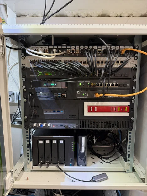 Khung gắn Rack Omada Fusion 2.5G (19-inch + 10-inch) - Image 2