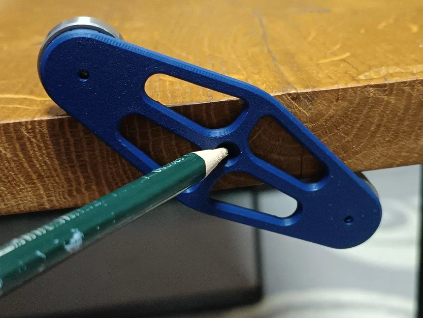 Dụng cụ 3D in hỗ trợ tìm và đánh dấu tâm cạnh gỗ (Center Finder) - Image 1