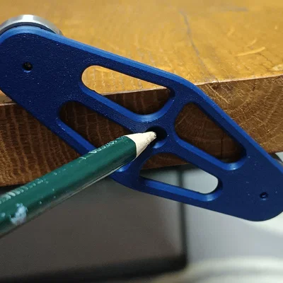 Dụng cụ 3D in hỗ trợ tìm và đánh dấu tâm cạnh gỗ (Center Finder)