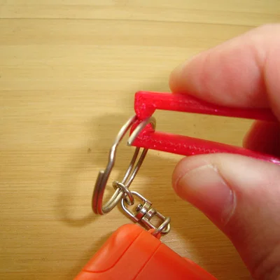 Dụng cụ hỗ trợ móc khóa (Key Ring Helper)