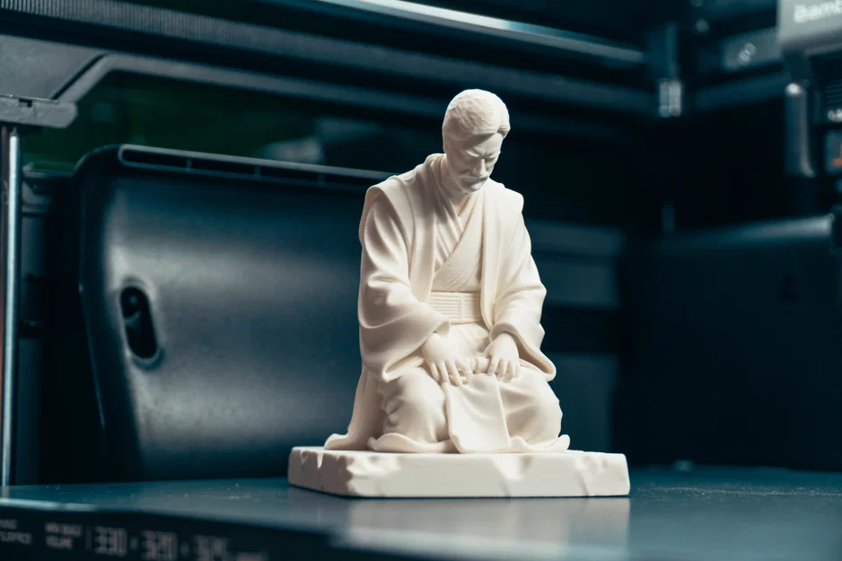 Tượng Obi-Wan Kenobi Trầm Tư - Image 5