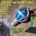 Mô hình Galaxy trên thắt lưng Orion (Men in Black) kèm chân đế - Thumbnail 1