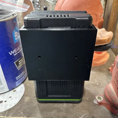 Giá treo pin Greenworks 80v (Gắn tường)