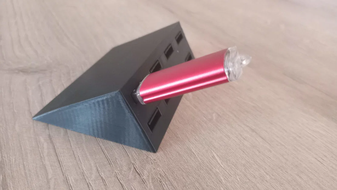 Đế cắm USB hình tam giác 8 khe - Image 1